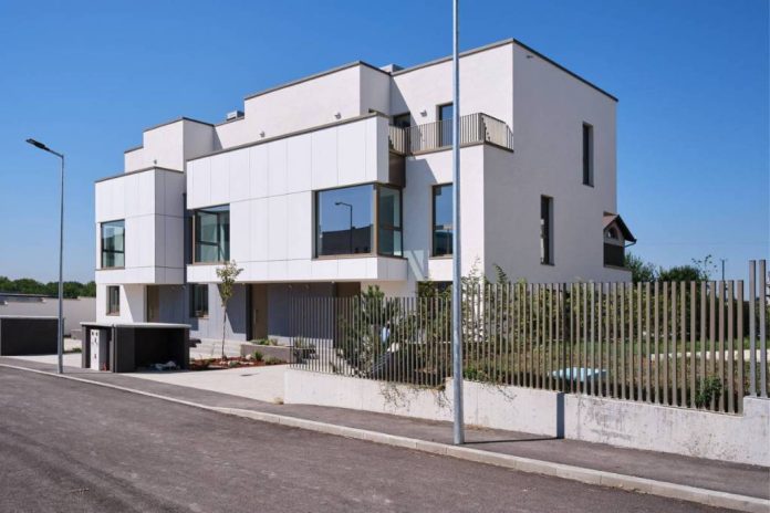 (P) Cum arată viața într-o comunitate rezidențială de vile în Sector 1: beneficii și tehnologii dintr-o vilă modernă cu design smart home