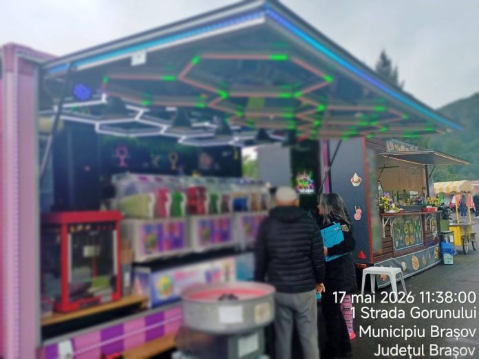 Festivalul de Plăcinte și Căpșuni de la Lacul Noua, închis de autorități după mai multe nereguli