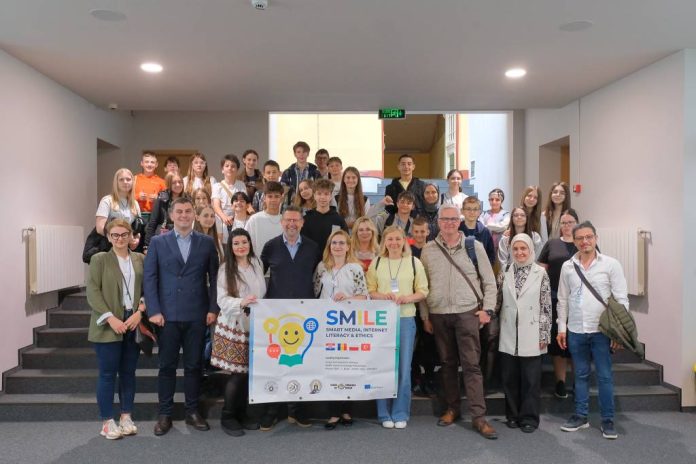 Brașovul, gazdă pentru elevi din România, Croația, Polonia și Turcia, implicați într-un proiect despre media și etică digitală