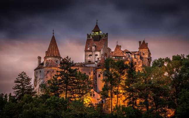 Un castel, o regină, o moștenire, o tranzacție I Castelul Bran: De la refugiu al Reginei Maria la imperiul „Dracula”
