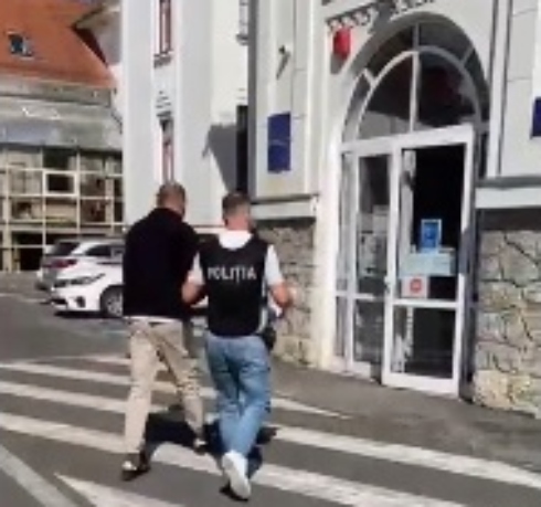 Bărbat arestat preventiv la Brașov după ce și-a agresat fosta concubină și i-a furat telefonul