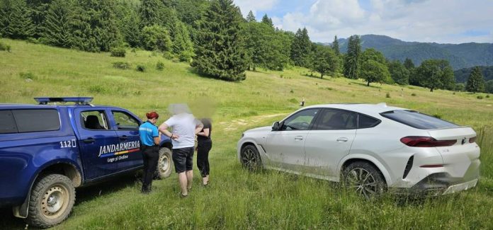 Jandarmii brașoveni au asigurat ordinea publică la evenimente și în zonele turistice din județ