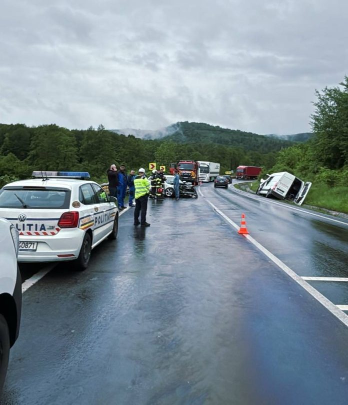 Accident rutier pe DN1, în zona Perșani. Patru persoane au fost rănite