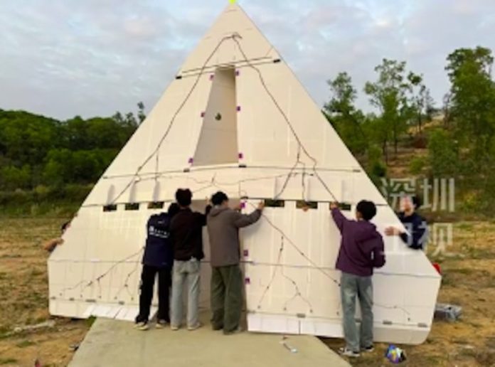 Record mondial omologat: O echipă de elevi a construit cel mai mare avion de hârtie cu telecomandă din lume