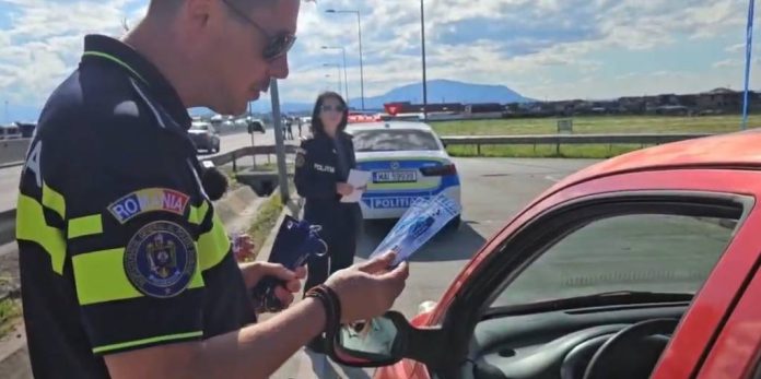 Teste rapide pentru alcool distribuite șoferilor, în cadrul campaniei „Prudență în Trafic” (VIDEO)