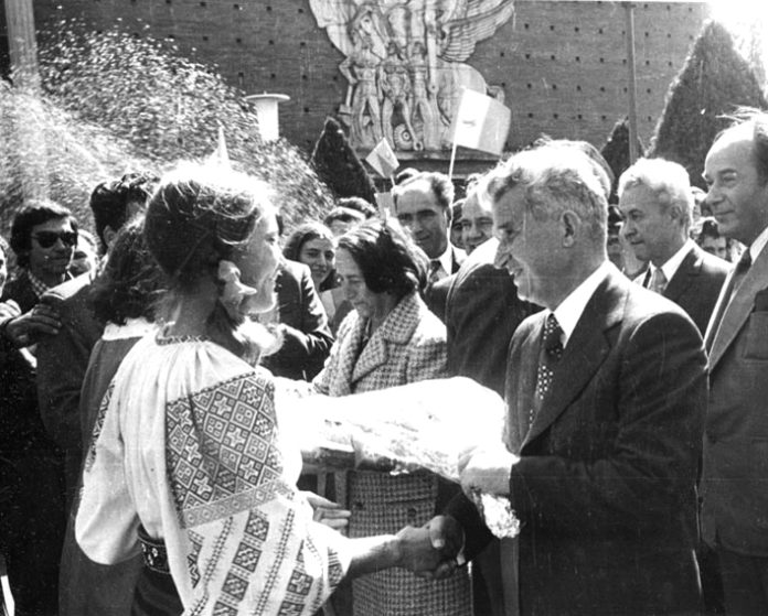EXERCIȚIU DE IMAGINAȚIE: Cum s-a schimbat viața noastră după Revoluție?