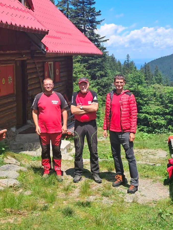 Patrule Salvamont în Valea Sâmbetei și Valea Mălăiești pentru siguranța turiștilor