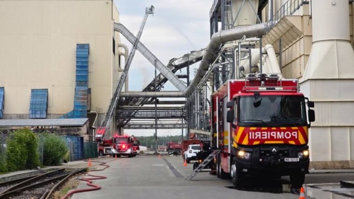 UPDATE. O nouă explozie în timpul intervenției la fabrica din Brașov. ISU suplimentează forțele de intervenție (VIDEO)