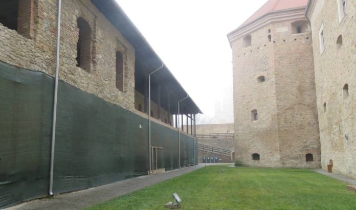 Aproape 10 milioane de euro pentru dezvoltarea turistică a Făgărașului. Cetatea și Parcul Regina Maria vor fi modernizate