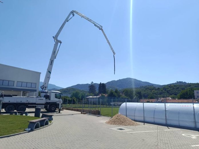 Galerie Foto. Au început lucrările la stadionul Metrom. Va fi omologat de FRF pentru meciuri de Liga 3?