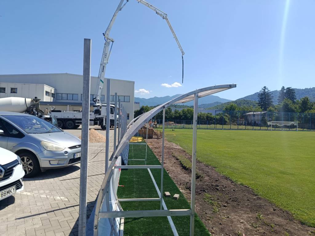 Galerie Foto. Au început lucrările la stadionul Metrom. Va fi omologat de FRF pentru meciuri de Liga 3?