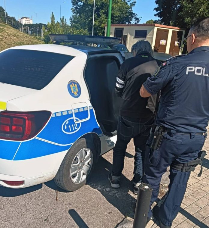 Bărbat din Sfântu Gheorghe, urmărit național pentru furt, prins de polițiști în Brașov și dus la Penitenciarul Codlea