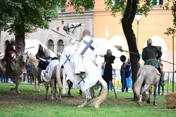 Teutonic Fest Honigberg revine la Hărman: două zile de spectacole medievale, cavaleri și ateliere la Biserica Fortificată