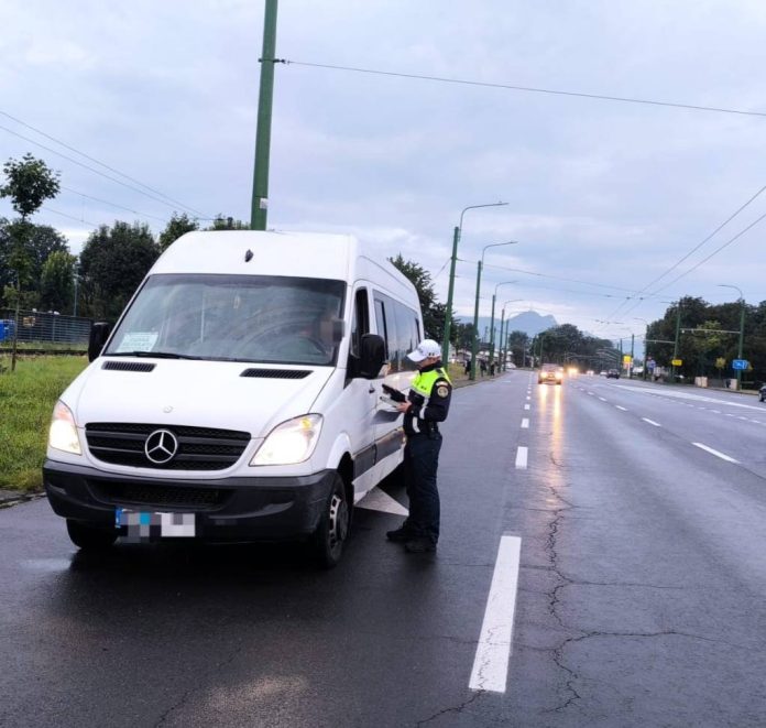 Controale dimineața pe drumurile din județul Brașov. 11 permise de conducere reținute