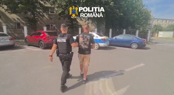Furt de 20.000 de euro și bijuterii din aur, la Săcele. Al treilea suspect a fost arestat preventiv