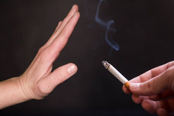 Ce se întâmplă cu plămânii foștilor fumători: Un nou studiu arată de ce țesutul pulmonar nu se vindecă niciodată complet