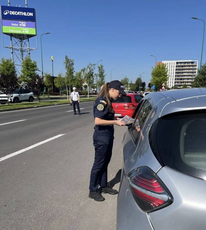 Poliția Brașov îi învață pe copii și seniori cum să se ferească de pericole și escrocherii