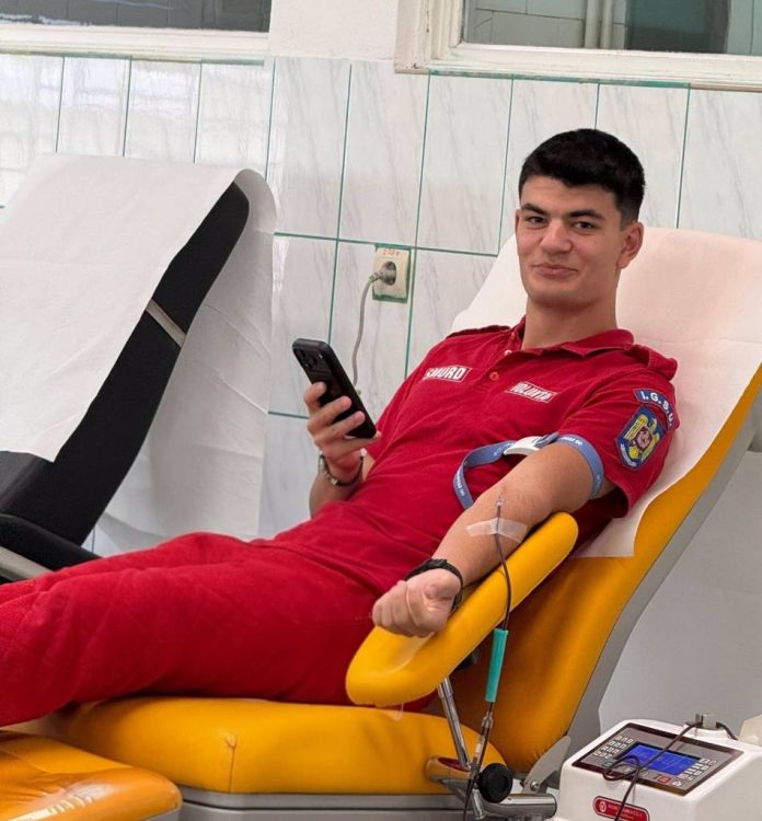Pompierii și voluntarii ISU Brașov au participat la o acțiune de donare de sânge