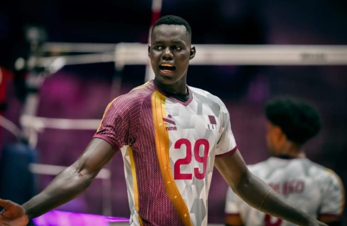 Voleibalist de 13 ani din Qatar, remarcat la Campionatul Asiatic. Are 2,10 metri