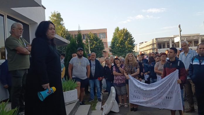 Un nou protest al angajaților Carfil. Principala revendicare: lipsa comenzilor