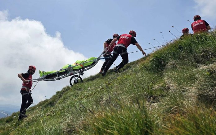 15 apeluri de urgență la Salvamont în 24 de ore. 17 persoane au fost salvate