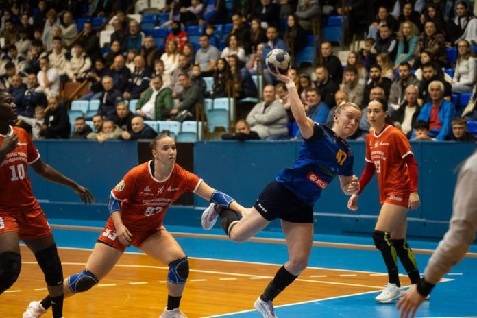 Handbal: Mariana Tîrcă, debut fără emoții la revenirea pe banca Coronei! Victorie clară la Târgu Mureș