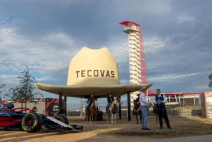 Cea mai mare pălărie de cowboy din lume are 14 metri lațime