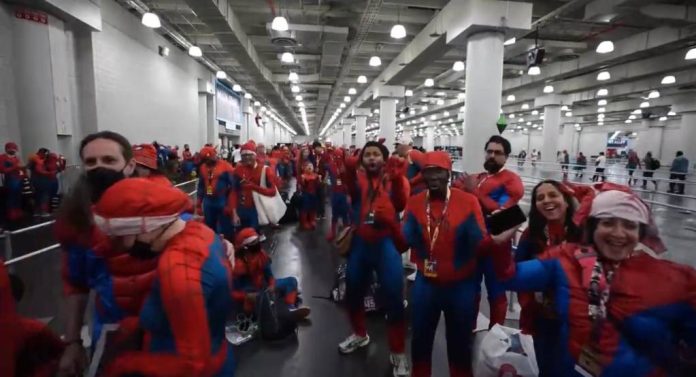 La New York Comic Con: Sute de fani Spider-Man au încercat să doboare un record mondial